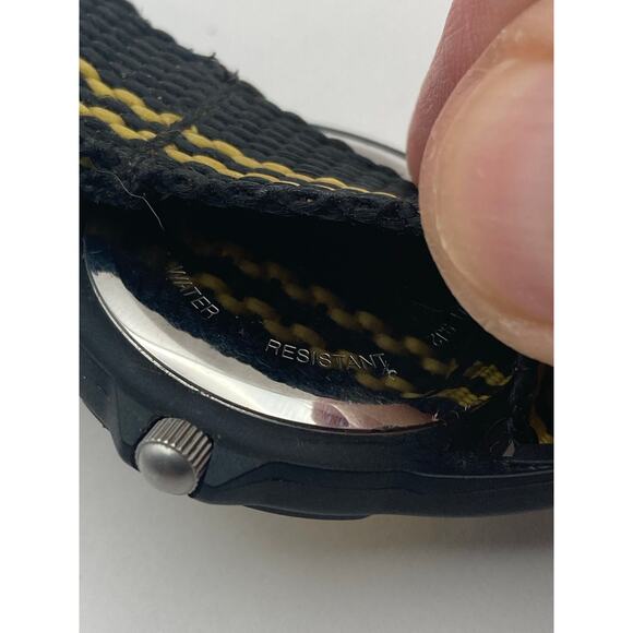 L.L. Bean Quartz Watch 38mm Unisex Yellow Black WR 150 Feet - New Battery - Picture 9 of 9